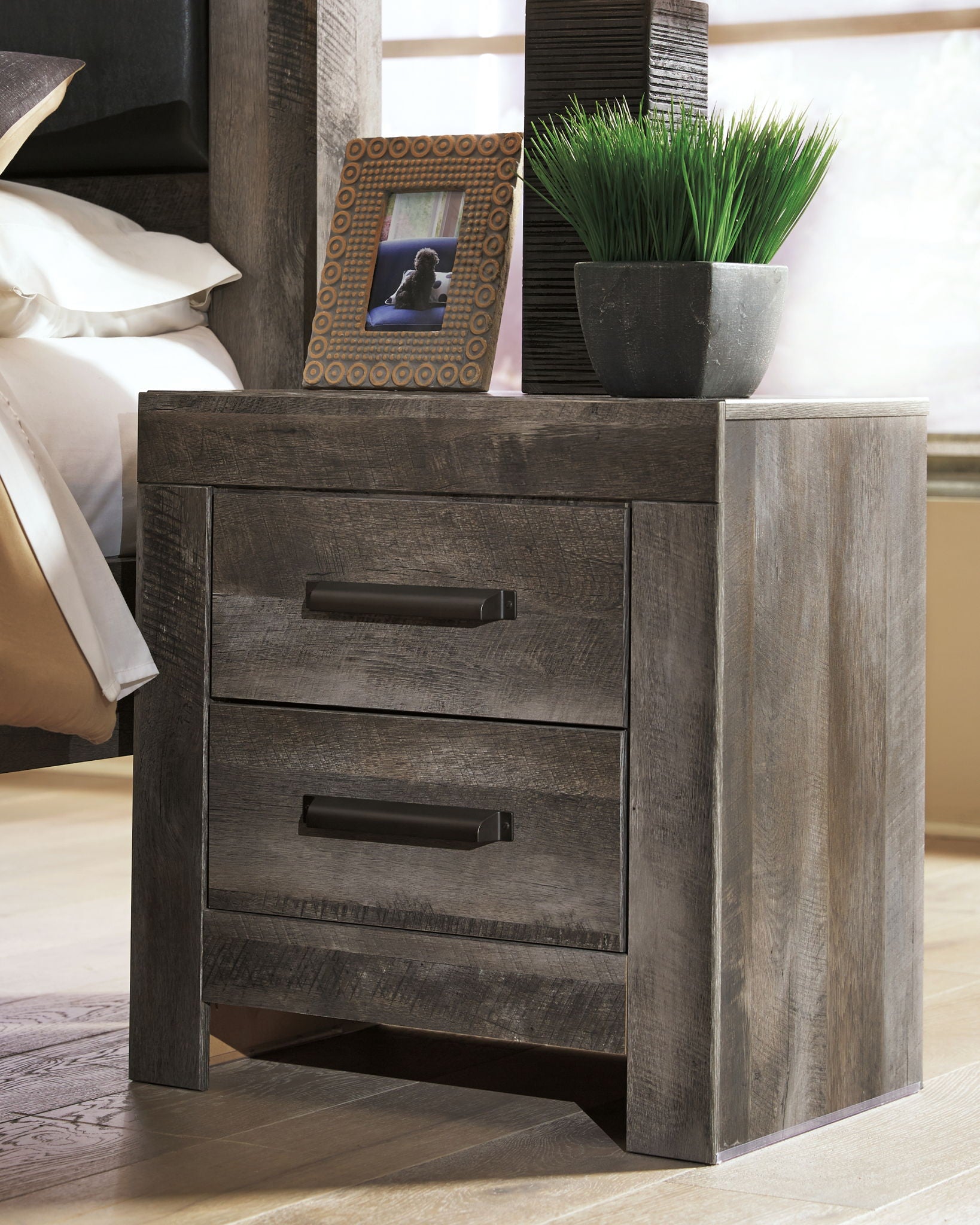 Wynnlow - Two Drawer Night Stand - Gray
