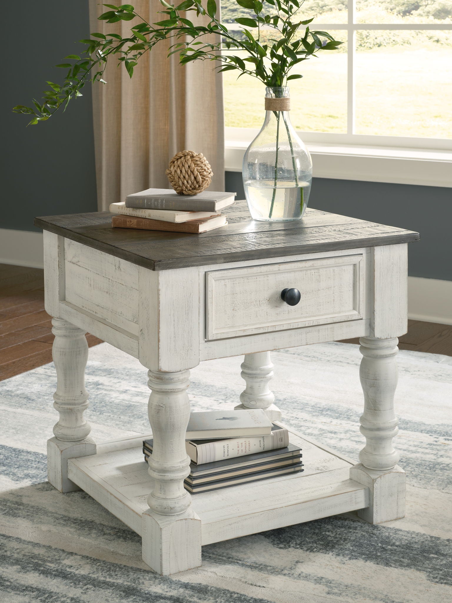 Havalance - Square End Table - White / Gray